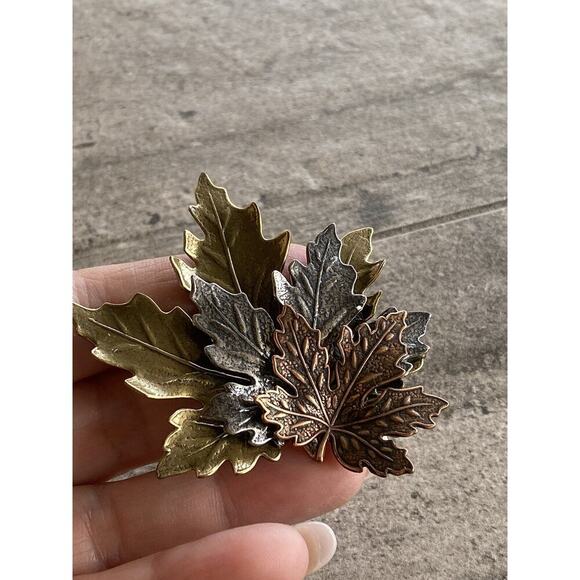 Vintage Brooch Pin Maple Leaf Gold Silver Cooper Tone Three Leaves - Picture 2 of 5